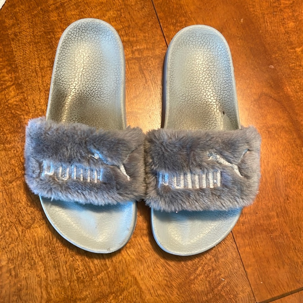 Fur Puma sides Rihanna collection 🩵